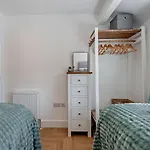 4 Bed In Oc-94705 קוניסטון