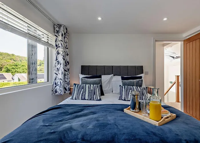 4 Bed In 94705 * 科尼斯顿