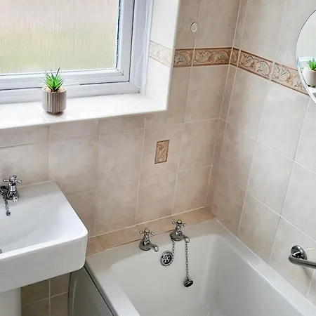 2 Bed In 94705 Holiday home *