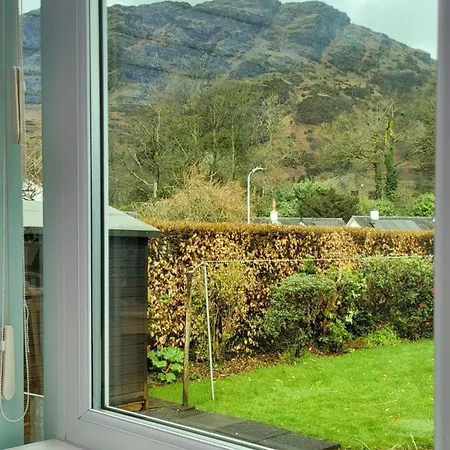 2 Bed In 94705 Holiday home *