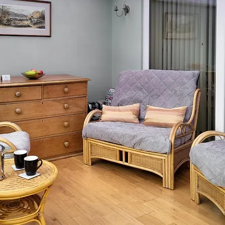 2 Bed In 94705 *