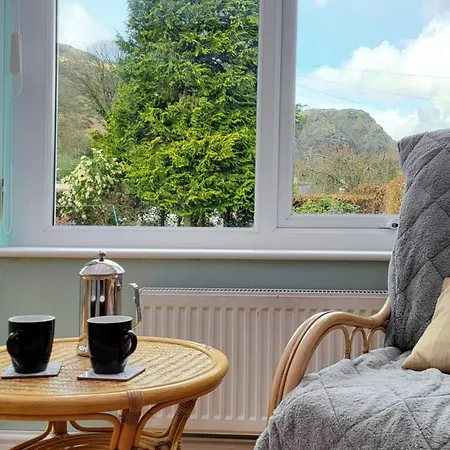 2 Bed In 94705 Holiday home