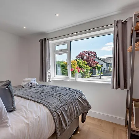 2 Bed In 94705 Vakantiehuis *