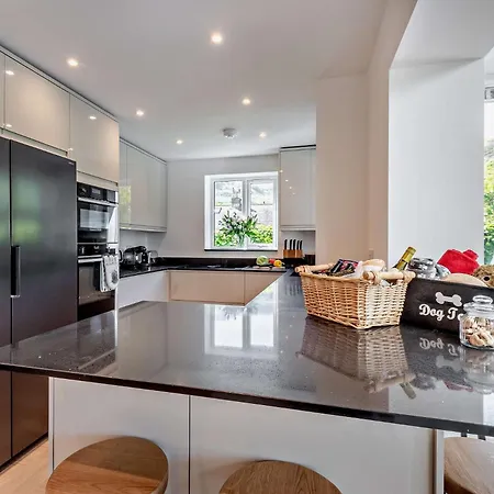 2 Bed In 94705 Конистон